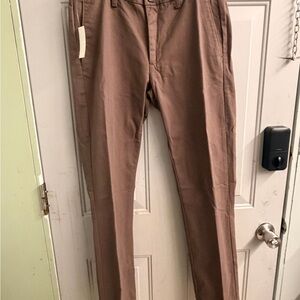 Izod Men's Tan Chinos